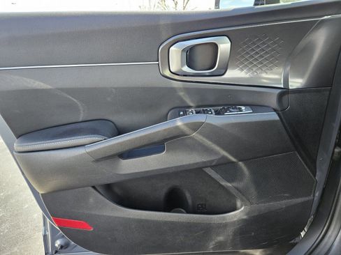 Used 2024 Kia Sorento S image 29
