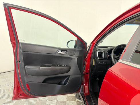 Used 2021 Kia Sportage LX AWD/4WD image 10