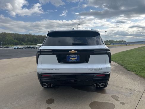 New 2026 Chevrolet Traverse High Country w/ LPO, Floor Liner Package AWD/4WD image 5