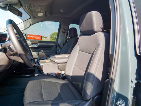 Used 2025 Chevrolet Silverado 1500 LT w/ Z71 Off-Road Package AWD/4WD image 19