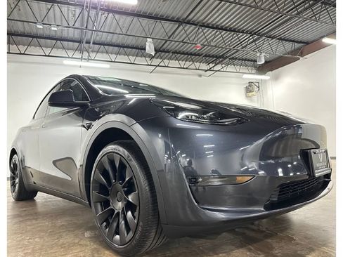Used 2024 Tesla Model Y Long Range RWD image 6
