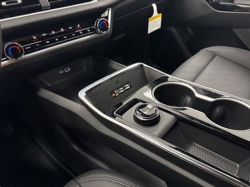 New 2026 Chevrolet Equinox LT w/ Convenience Package II image 22