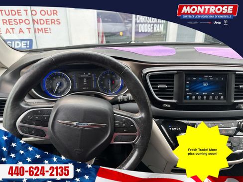 Used 2019 Chrysler Pacifica Touring-L FWD image 7