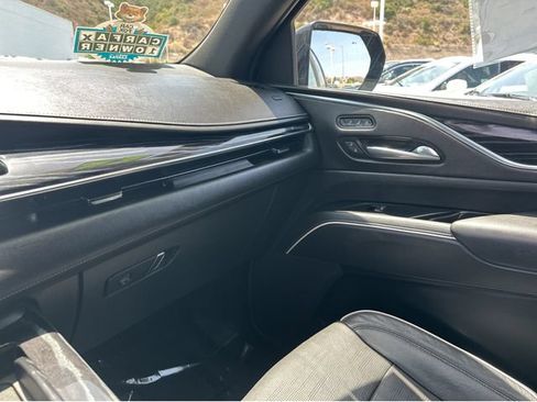 Certified 2022 Cadillac Escalade ESV Sport AWD/4WD image 6