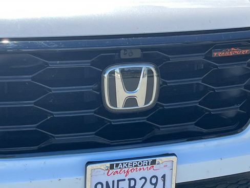 Used 2025 Honda Pilot TrailSport image 8
