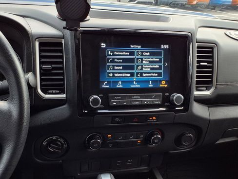 Used 2023 Nissan Frontier SV image 16