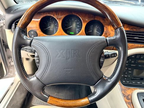 Used 2000 Jaguar XJ8 RWD image 30