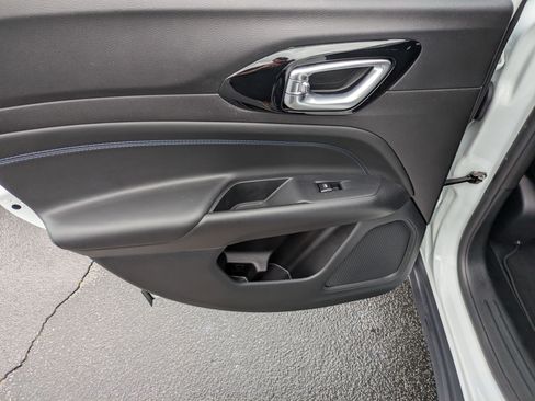 Used 2025 Jeep Compass Latitude w/ Altitude Special Edition image 24