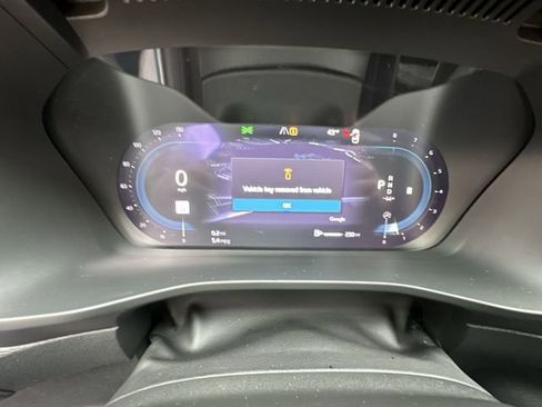 Used 2023 Volvo XC40 B5 Plus w/ Climate Package image 13