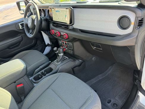 Used 2025 Jeep Gladiator Willys image 21
