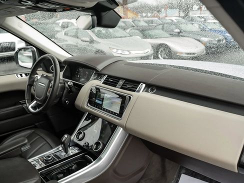 Used 2020 Land Rover Range Rover Sport HSE image 12