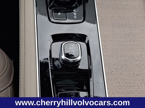 New 2025 Volvo XC90 B5 Core w/ Protection Package Premier image 24