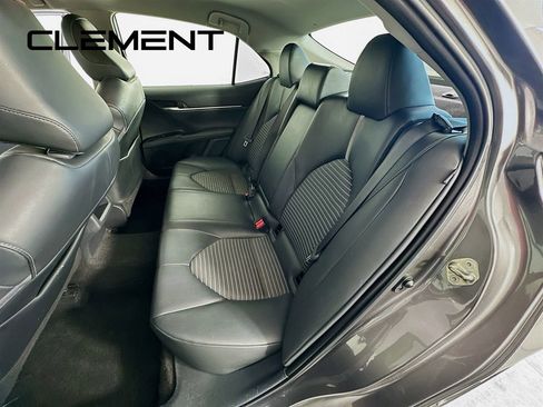 Used 2020 Toyota Camry SE image 30