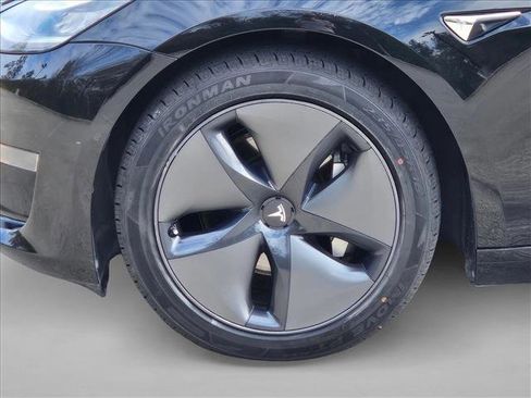 Used 2020 Tesla Model 3 Standard Range Plus image 25