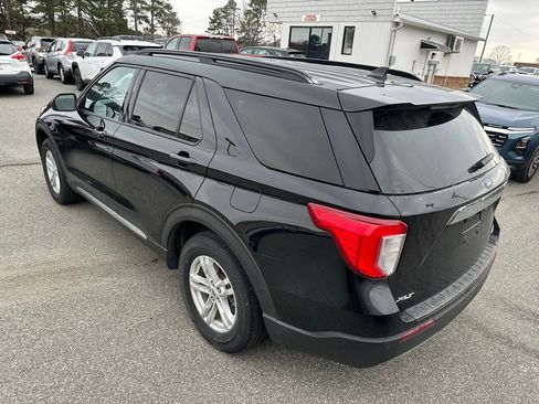 Used 2021 Ford Explorer XLT w/ Equipment Group 202A image 6