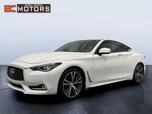 Used 2017 INFINITI Q60 w/ Premium Package image 2