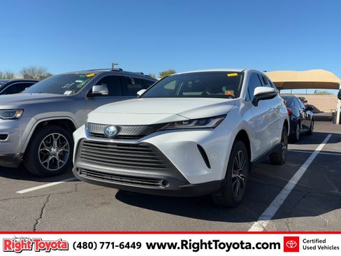 Certified 2024 Toyota Venza LE image 1