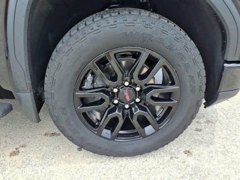 New 2026 GMC Sierra 1500 Elevation w/ X31 Off-Road Package AWD/4WD image 9