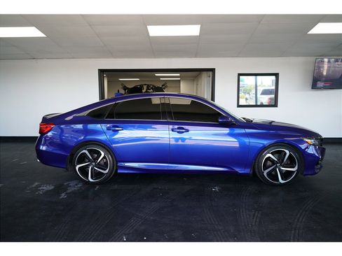 Used 2018 Honda Accord Sport image 8