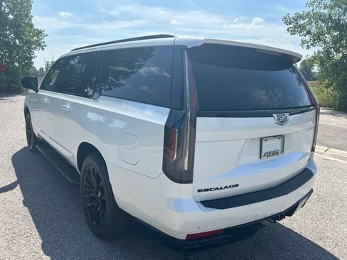 Used 2024 Cadillac Escalade ESV Sport Platinum w/ LPO, ONYX Package AWD/4WD image 4