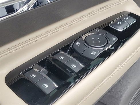 Certified 2022 Lincoln Corsair AWD w/ Equipment Group 101A image 12