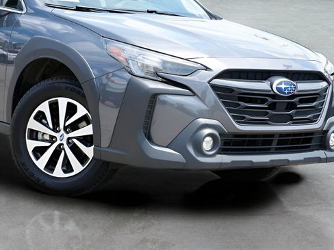 Used 2024 Subaru Outback Premium AWD/4WD image 3