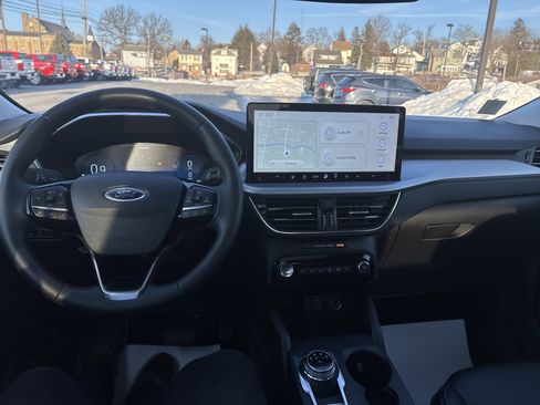 Used 2024 Ford Escape Platinum image 14