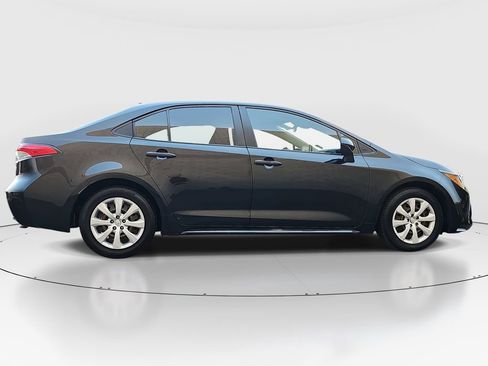 Used 2021 Toyota Corolla LE image 4