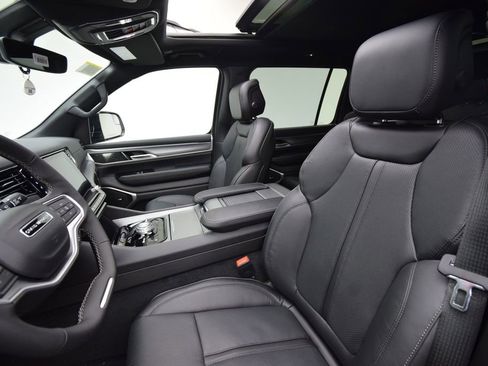 New 2026 Jeep Grand Wagoneer 4WD image 35