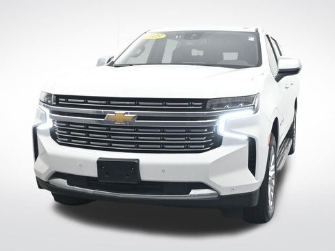 Used 2023 Chevrolet Suburban Premier image 2