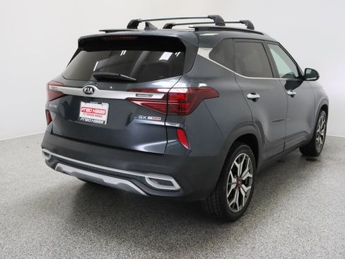Used 2021 Kia Seltos SX w/ SX Sunroof Package AWD/4WD image 7