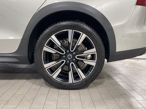 Used 2022 Volvo V60 T5 Cross Country w/ Advanced Package image 31