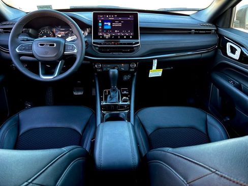 New 2026 Jeep Compass Altitude image 19