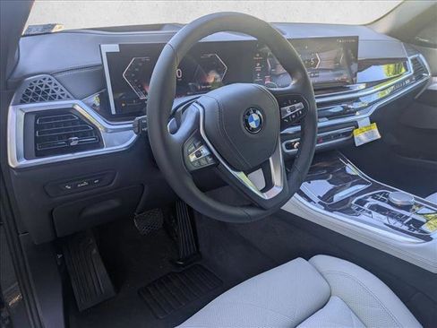 Used 2026 BMW X5 xDrive40i w/ Climate Comfort Package image 3
