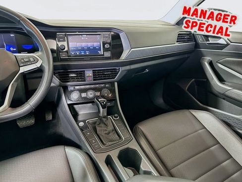 Used 2024 Volkswagen Jetta SE FWD image 25