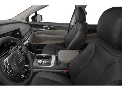 Certified 2025 Kia Carnival LXS FWD image 8