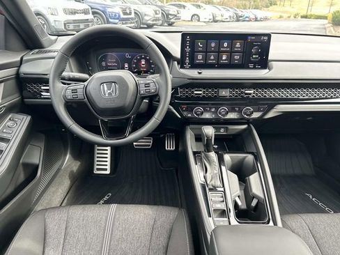 Used 2025 Honda Accord Sport image 15