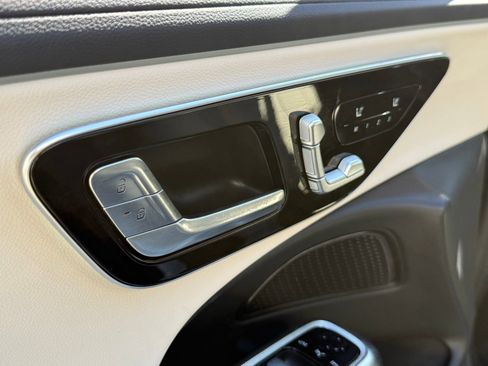 Used 2025 Mercedes-Benz E 350 4MATIC Sedan image 23