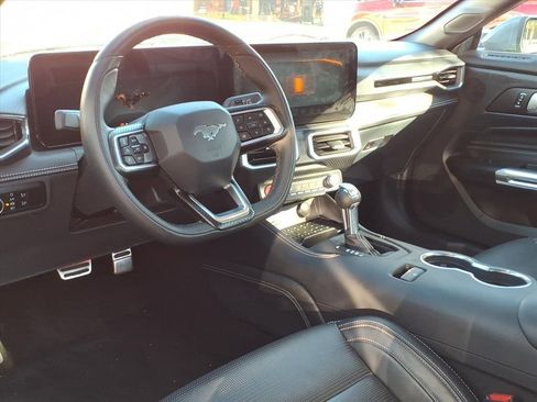 Used 2024 Ford Mustang Premium image 5