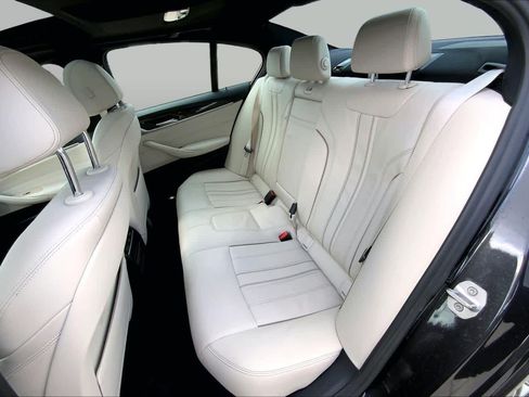 Used 2020 BMW 530i w/ Convenience Package RWD image 21