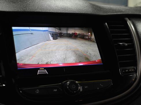 Used 2020 Chevrolet Trax LT w/ Sun & Sound Package image 15