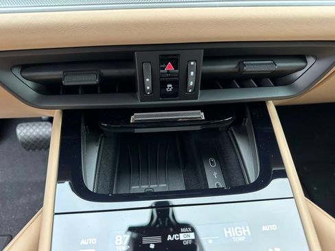 Used 2026 Porsche Cayenne E-Hybrid AWD/4WD image 24