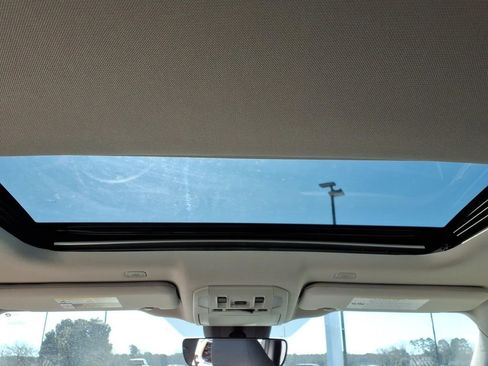 New 2026 Toyota Highlander XLE image 12