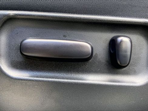 Used 2022 Toyota Tacoma SR5 AWD/4WD image 34