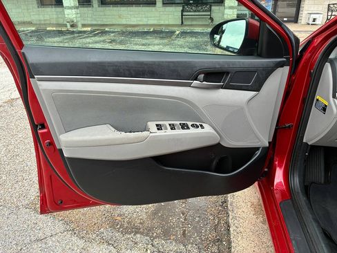 Used 2017 Hyundai Elantra SE FWD image 10