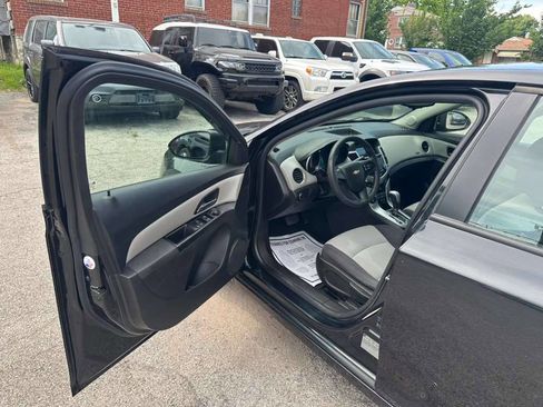 Used 2014 Chevrolet Cruze LS FWD image 10