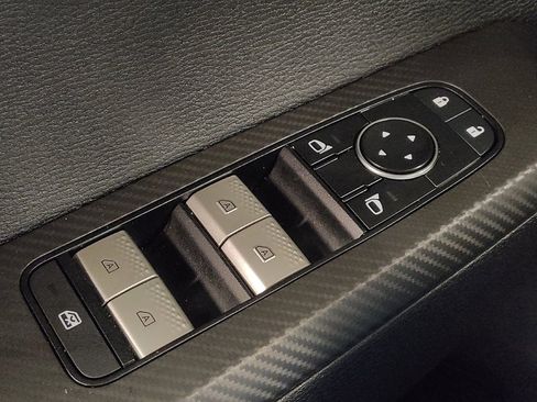 Used 2022 Mitsubishi Outlander SE image 27