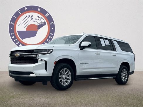 Used 2023 Chevrolet Suburban LT image 1