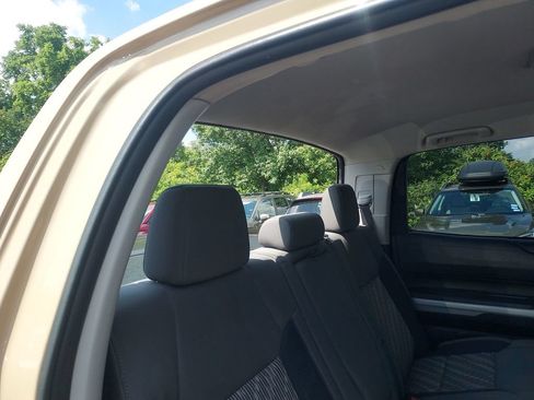 Used 2019 Toyota Tundra SR5 w/ SR5 Upgrade Package AWD/4WD image 33