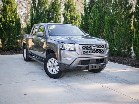 Used 2023 Nissan Frontier SV w/ SV Convenience Package image 2